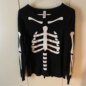 Long-Sleeved Black Skelton Design T-shirt. Size XLarge. 100% cotton.